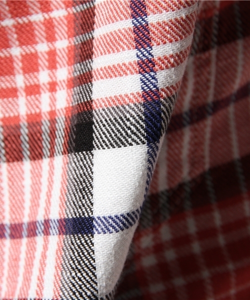 R.NEWBOLD（アールニューボールド）の「COTON PLAID SHIRT/チェック柄シャツ/155600（シャツ/ブラウス・メンズ・レッド/ベージュ・MEDIUM/SMALL/LARGE/X-LARGE）」の10枚目の写真