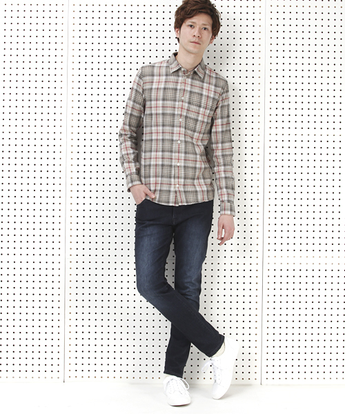 R.NEWBOLD（アールニューボールド）の「COTON PLAID SHIRT/チェック柄シャツ/155600（シャツ/ブラウス・メンズ・レッド/ベージュ・MEDIUM/SMALL/LARGE/X-LARGE）」の5枚目の写真