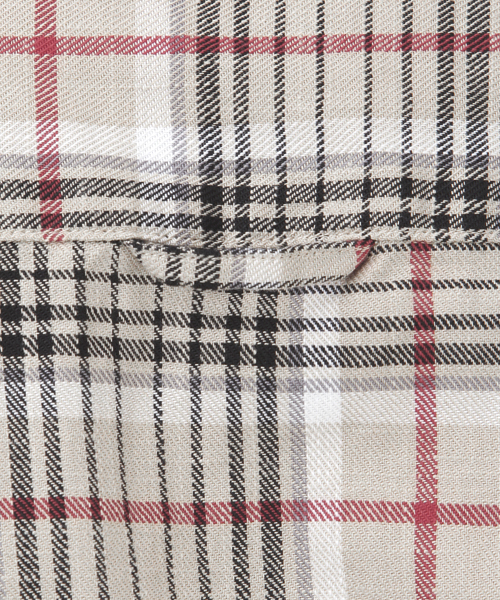 R.NEWBOLD（アールニューボールド）の「COTON PLAID SHIRT/チェック柄シャツ/155600（シャツ/ブラウス・メンズ・レッド/ベージュ・MEDIUM/SMALL/LARGE/X-LARGE）」の21枚目の写真