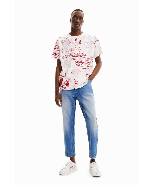 Desigual(デシグアル)の「プリント オーバーサイズ Tシャツ(Tシャツ/カットソー・メンズ・レッド・S/M/L/XL)」の3枚目の写真