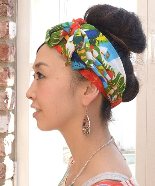 チャイハネ（チャイハネ）の「【チャイハネ】エスニックプリント リボンターバン ヘアバンド（ヘアバンド・レディース・グリーン/ブルー/ネイビー/ターコイズブルー/レッド/ホワイト/パープル/アーミー/ホワイト系その他・FREE）」の2枚目の写真