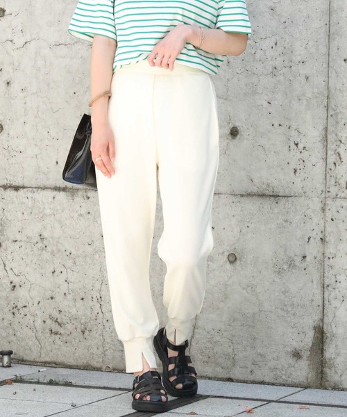 HONEYSUCKLE ROSE（ハニーサックルローズ）の「【HONEYSUCKLE ROSE】スリットジョガーパンツ（その他パンツ・レディース・グレー/ブラック/オフホワイト・M/L）」の2枚目の写真