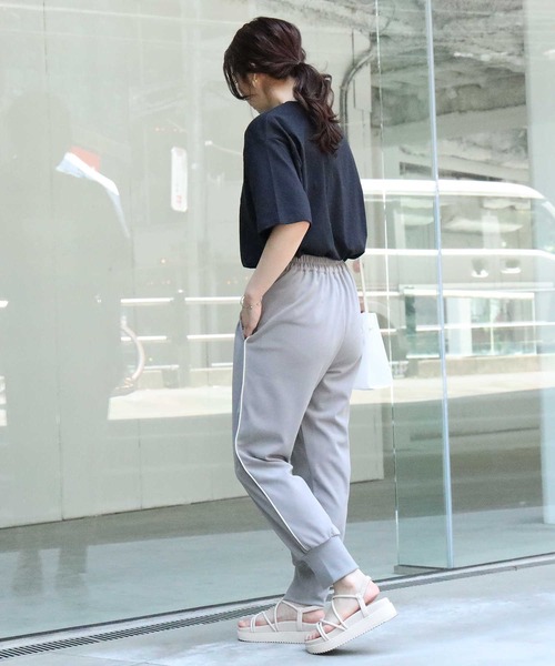 HONEYSUCKLE ROSE（ハニーサックルローズ）の「【HONEYSUCKLE ROSE】スリットジョガーパンツ（その他パンツ・レディース・グレー/ブラック/オフホワイト・M/L）」の15枚目の写真