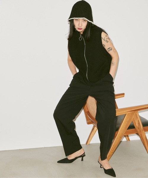 FEKETE（フェケテ）の「TAPERED SLACKS PANTS / センタープレステーパードスラックス（スラックス・レディース・ライトピンク/ブラック・SMALL/MEDIUM）」の8枚目の写真