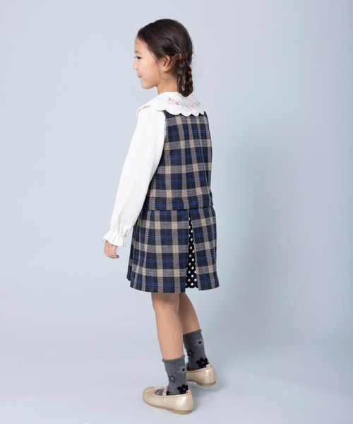 KP(ケーピー)の「日本製/チェックとドットのボックスプリーツジャンパースカート(110~130cm)(ジャンパースカート・キッズ・ブラック/グレー・120cm/110cm/130cm)」の4枚目の写真