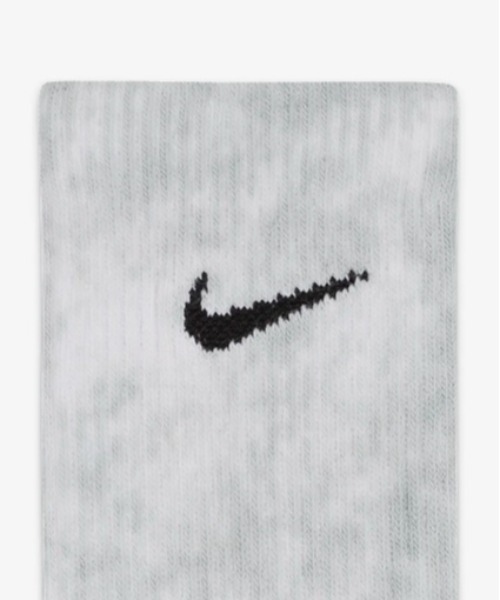 NIKE（ナイキ）の「NIKE/ナイキ エブリデイ プラス クッションド タイダイ クルー ソックス (2足)（ソックス/靴下・メンズ・ブラック/その他・F）」の5枚目の写真
