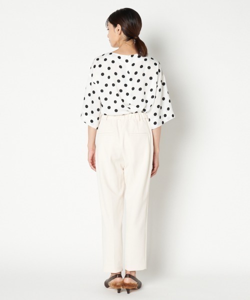 HELIOPOLE(エリオポール)の「SUPER STRETCH TAPERED PANTs(その他パンツ・レディース・ブラック/アイボリー/ネイビー・34/36/38)」の6枚目の写真