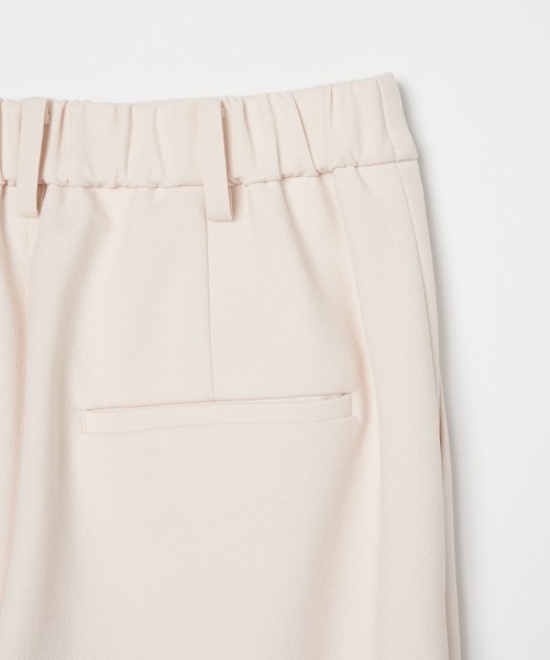 HELIOPOLE(エリオポール)の「SUPER STRETCH TAPERED PANTs(その他パンツ・レディース・ブラック/アイボリー/ネイビー・34/36/38)」の15枚目の写真