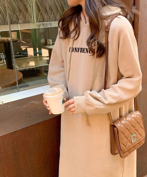 meJane(ミージェーン)の「フロントロゴスウェットパーカーワンピース【ZOZOTOWN限定】(ワンピース・レディース・ブラック/ベージュ/グレー・FREE)」の17枚目の写真