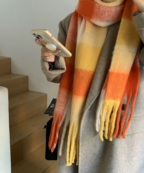 shopnikoniko(ショップニコニコ)の「マフラー チェック柄 大判 韓国ファッション フリンジ ボリュームマフラー ロングマフラー(マフラー・レディース・ワイン/ブルー/オレンジ/ブラウン/グリーン/ピンク・フリー)」の6枚目の写真