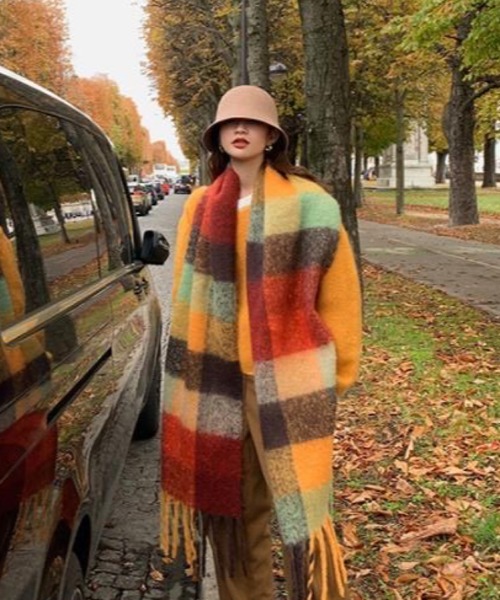 shopnikoniko(ショップニコニコ)の「マフラー チェック柄 大判 韓国ファッション フリンジ ボリュームマフラー ロングマフラー(マフラー・レディース・ワイン/ブルー/オレンジ/ブラウン/グリーン/ピンク・フリー)」の10枚目の写真