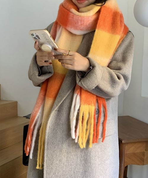 shopnikoniko(ショップニコニコ)の「マフラー チェック柄 大判 韓国ファッション フリンジ ボリュームマフラー ロングマフラー(マフラー・レディース・ワイン/ブルー/オレンジ/ブラウン/グリーン/ピンク・フリー)」の13枚目の写真