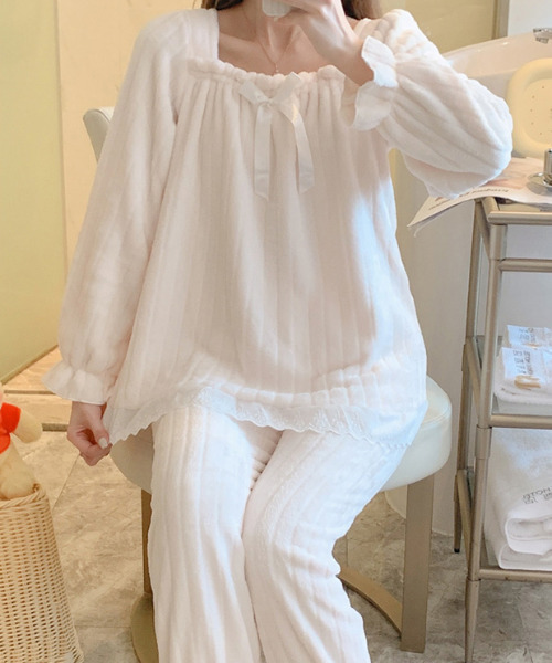 Amains（アメイン）の「スクエアネックマイクロフリースパジャマ（ルームウェア/パジャマ・レディース・ホワイト/ブルー/ピンク・M）」の2枚目の写真