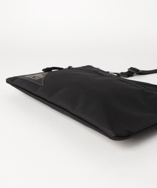 KELTY(ケルティ)の「《差が付くサコッシュ》【KELTY/ケルティ】URBAN FLAT POUCH SM(ショルダーバッグ・メンズ・ブラック/モカ・FREE)」の3枚目の写真
