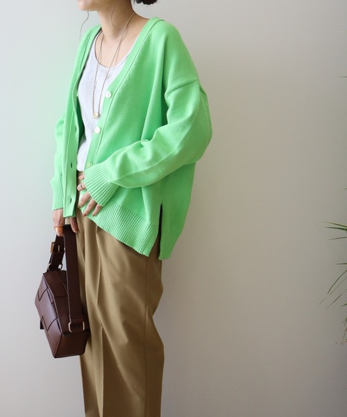 AMERICAN HOLIC(アメリカンホリック)の「ミドルゲージVネックニットカーディガン(カーディガン/ボレロ・レディース・ブルー系その他2/ライトグリーン/オフホワイト/ピンク/イエロー/ブルー・M/L)」の10枚目の写真