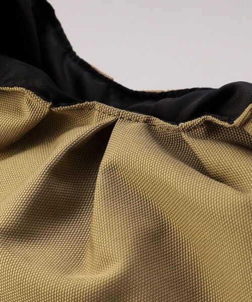 FREAK'S STORE(フリークスストア)の「OUTDOOR PRODUCTS × FREAK'S STORE/アウトドアプロダクツ 別注ギャザーバッグ(ギャザーハンドルバッグ/ハンドバッグ)(ハンドバッグ・レディース・ブラック/ピンク/ベージュ・ONE SIZE)」の14枚目の写真