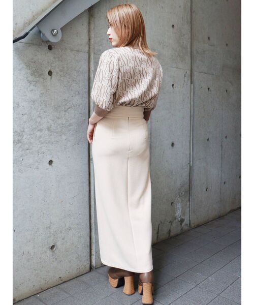 MURUA（ムルーア）の「ディープスリットペンシルスカート（スカート・レディース・ブラック/ブラウン/アイボリー/ブルー・2/1）」の7枚目の写真