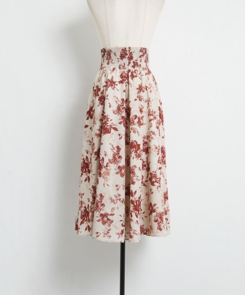tocco closet(トッコ クローゼット)の「ウエストシャーリングフラワープリントフレアスカート(スカート・レディース・ベージュ・M)」の4枚目の写真