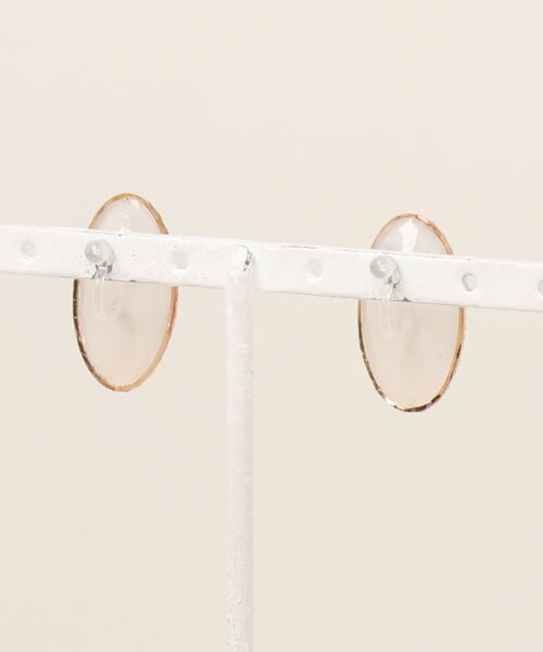 tone（トーン）の「【S.coeuf】【S.coeuf】金属アレルギー対応イヤリング　お花のオーバル×淡水パール(MA)（イヤリング・レディース・ピンク/ブルー・FREE）」の4枚目の写真