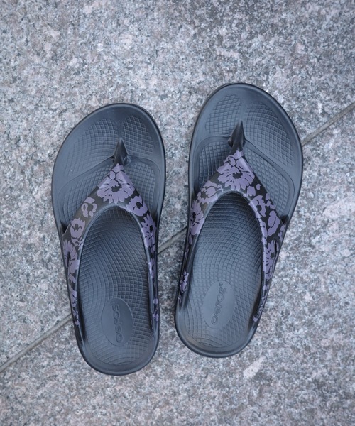 OOFOS(ウーフォス)の「OOFOS/ウーフォス OOriginal Limited - Midnight Tropics リカバリーサンダル(サンダル・レディース・その他24・24.0/25.0/23.0)」の10枚目の写真