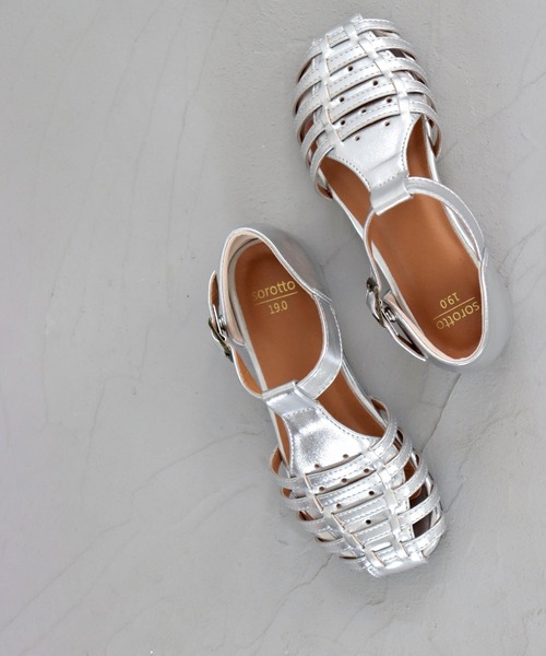 SOROTTO（ソロット）の「ぺたんこグルカサンダル/フラット（サンダル・キッズ・ホワイト/ブラック/シルバー/ブラウン・16.0cm/17.0cm/18.0cm/19.0cm/20.0cm/21.0cm/22.0cm）」の4枚目の写真