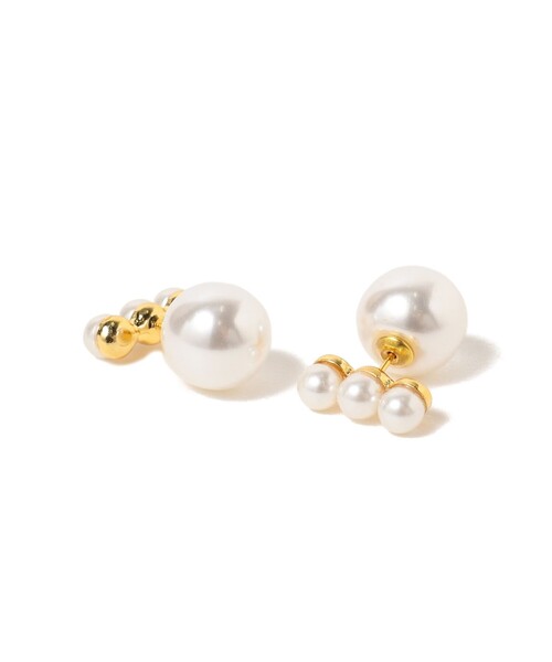 Demi-Luxe BEAMS（デミルクス ビームス）の「Demi-Luxe BEAMS / 3粒パール x パールピアス（ピアス（両耳用）・レディース・ゴールド・ONE SIZE）」の4枚目の写真