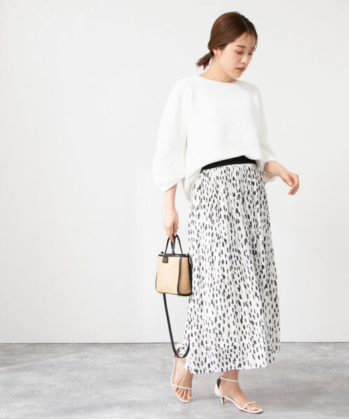 NOLLEY’S（ノーリーズ）の「《手洗い可能》カーブパフ袖ホールガーメントプルオーバーニット（ニット/セーター・レディース・ライトブルー/オフホワイト/ネイビー/イエロー・38）」の6枚目の写真