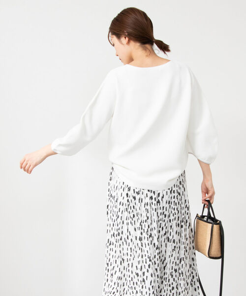 NOLLEY’S（ノーリーズ）の「《手洗い可能》カーブパフ袖ホールガーメントプルオーバーニット（ニット/セーター・レディース・ライトブルー/オフホワイト/ネイビー/イエロー・38）」の7枚目の写真