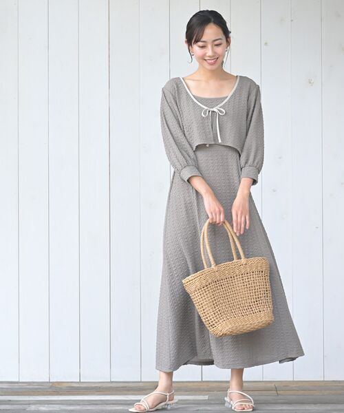 rps（アールピーエス）の「パイピングリボンカーデ×フレアーキャミワンピ（ワンピース・レディース・ブラック/グレー/グレイッシュベージュ・フリー）」の6枚目の写真