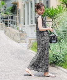 単色鳥柄プリーツワンピース