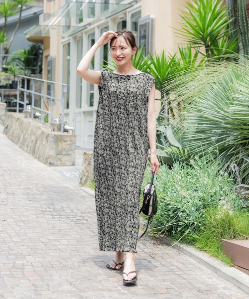 単色鳥柄プリーツワンピース（ワンピース）｜coca（coca）（コカ）の