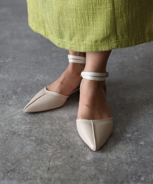 Riberry（リベリー）の「ポインテッド バックストラップパンプス（パンプス・レディース・ホワイト/ブラック/ブラウン・LARGE/MEDIUM）」の2枚目の写真