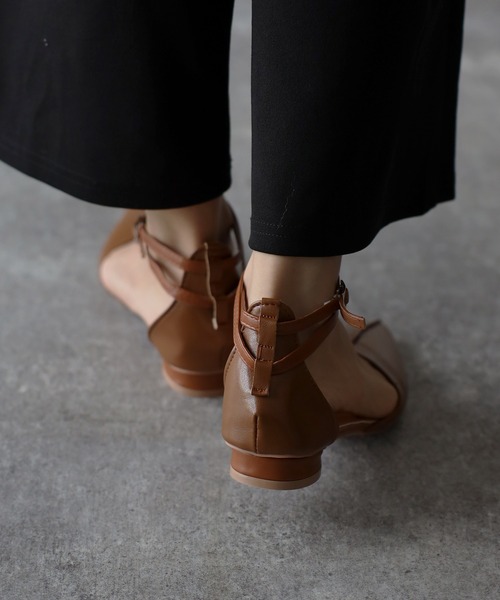 Riberry（リベリー）の「ポインテッド バックストラップパンプス（パンプス・レディース・ホワイト/ブラック/ブラウン・LARGE/MEDIUM）」の8枚目の写真