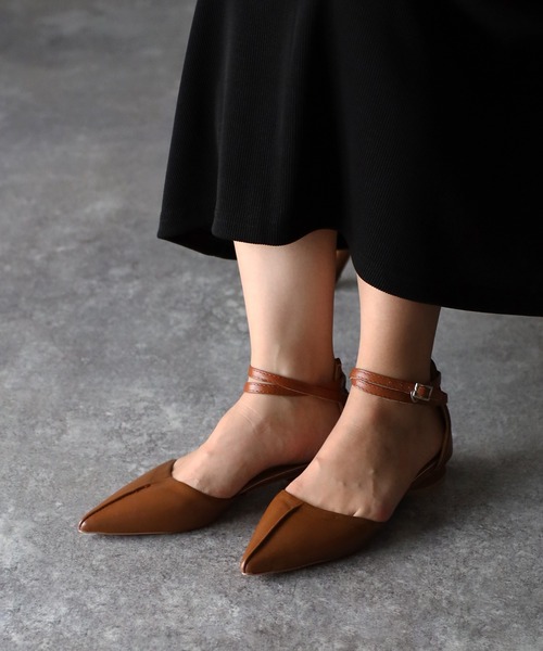 Riberry（リベリー）の「ポインテッド バックストラップパンプス（パンプス・レディース・ホワイト/ブラック/ブラウン・LARGE/MEDIUM）」の4枚目の写真