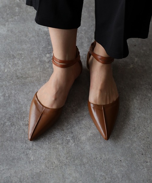 Riberry（リベリー）の「ポインテッド バックストラップパンプス（パンプス・レディース・ホワイト/ブラック/ブラウン・LARGE/MEDIUM）」の6枚目の写真