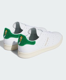 adidas（アディダス）の「ホーマー・シンプソン × スタンスミス