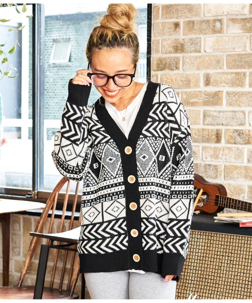 anap mimpi（アナップミンピ）の「オルテガ デザイン Vネック ニット カーディガン（カーディガン/ボレロ・レディース・ブラック/アイボリー・FREE）」の10枚目の写真