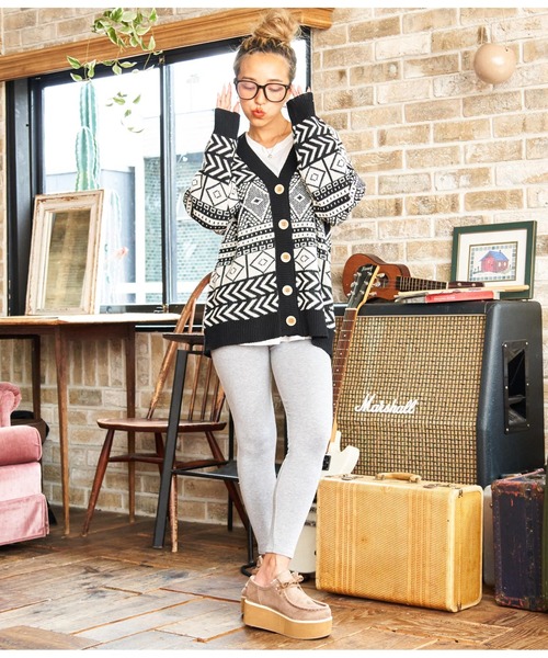 anap mimpi（アナップミンピ）の「オルテガ デザイン Vネック ニット カーディガン（カーディガン/ボレロ・レディース・ブラック/アイボリー・FREE）」の12枚目の写真