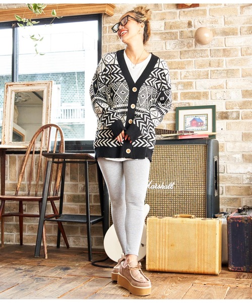 anap mimpi（アナップミンピ）の「オルテガ デザイン Vネック ニット カーディガン（カーディガン/ボレロ・レディース・ブラック/アイボリー・FREE）」の13枚目の写真