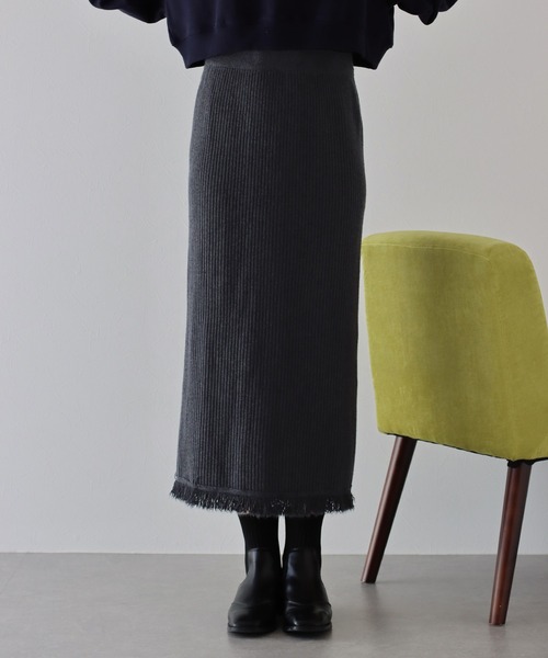 BLUEEAST（ブルーイースト）の「フリンジニットタイトスカート（スカート・レディース・ブラック/アイボリー/グレー・MEDIUM）」の21枚目の写真