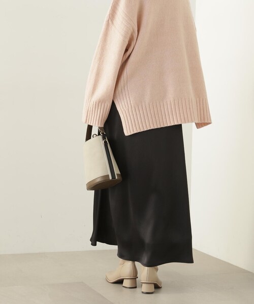 N.（N. Natural Beauty Basic）（エヌエヌナチュラルビューティーベーシック）の「【S Size Line】◆ナローサテンスカート（スカート・レディース・ブラック/オフホワイト/イエロー・SMALL/MEDIUM）」の5枚目の写真