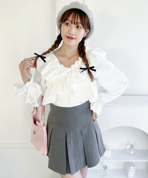 Loueme(ルエム)の「クロスフリルリボン2WAYショートブラウス(シャツ/ブラウス・レディース・ピンク/ブラック/ホワイト・FREE)」の10枚目の写真