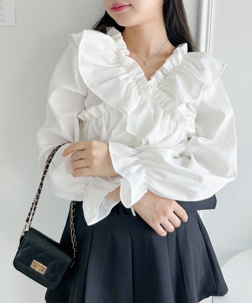 Loueme(ルエム)の「クロスフリルリボン2WAYショートブラウス(シャツ/ブラウス・レディース・ピンク/ブラック/ホワイト・FREE)」の4枚目の写真