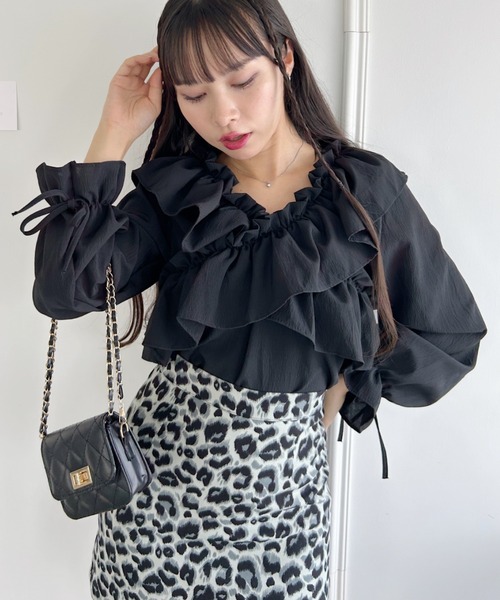 Loueme(ルエム)の「クロスフリルリボン2WAYショートブラウス(シャツ/ブラウス・レディース・ピンク/ブラック/ホワイト・FREE)」の16枚目の写真