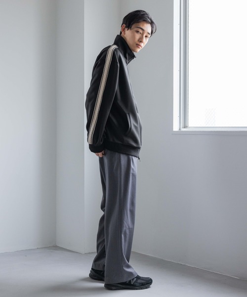 LOWRYS FARM（ローリーズファーム）の「トラックジャケット 994187（ジャージ・メンズ・ブラック/チャコールグレー・MEDIUM/LARGE）」の20枚目の写真