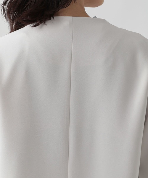 Elura(エルーラ)の「<セレモニーでも仕事でも使える!>Vネックコート/988739(ノーカラーコート・レディース・ネイビー/グレイッシュベージュ・FREE)」の18枚目の写真
