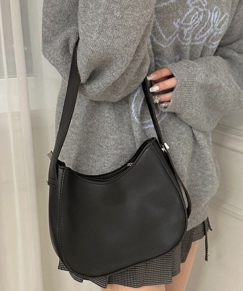 apres jour clair（アプレジュールクレア）の「【apres jour clair×ARIAZ】ワンハンドルラウンドバッグ（ハンドバッグ・レディース・ブラック/オフホワイト/ベージュ・FREE）」の3枚目の写真