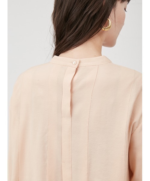 Mila Owen（ミラオーウェン）の「タックデザインベルスリーブブラウス【手洗い可能】（シャツ/ブラウス・レディース・チャコールグレー/ホワイト/コーラルピンク・0/1）」の7枚目の写真