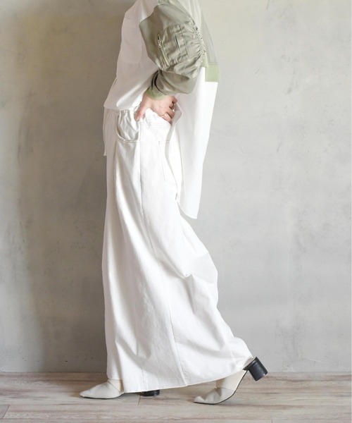 BITTOKO(ビットコ)の「ホワイトハギデニムパンツ(デニムパンツ・レディース・ホワイト/グレー・SMALL/MEDIUM)」の21枚目の写真