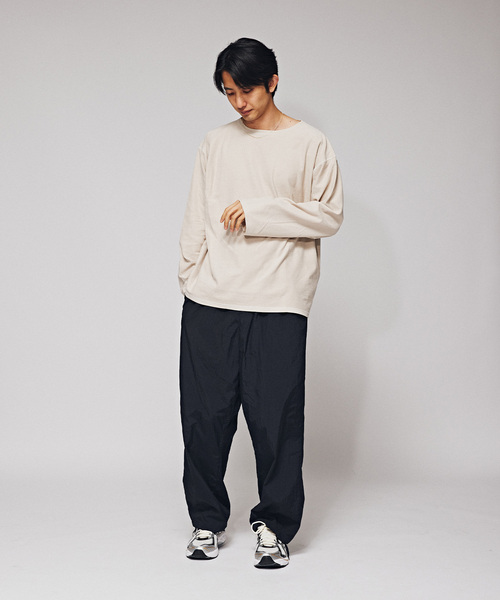 EDIFICE(エディフィス)の「ライト フレンチ テリー ボートネック Tシャツ(Tシャツ/カットソー・メンズ・ベージュ/ブラウン/ブラック・MEDIUM/LARGE)」の4枚目の写真